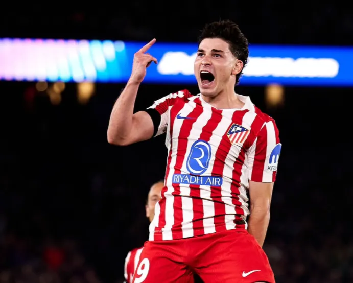 华体会官方网站-上个欧冠对巴萨任意球破门的球员，是2017年的迪马利亚