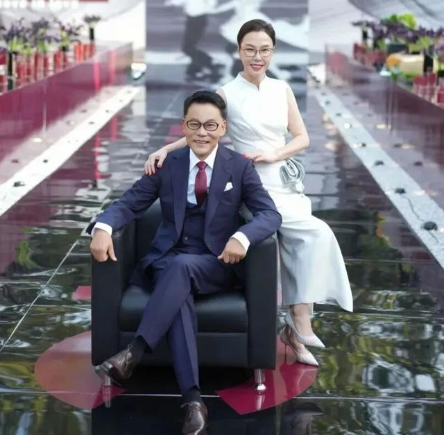华体会官方网站-当当创始人李国庆喊话华与华、罗永浩帮西贝一把：将自掏腰包和贾国龙开新公司，这事不用跟老婆商量